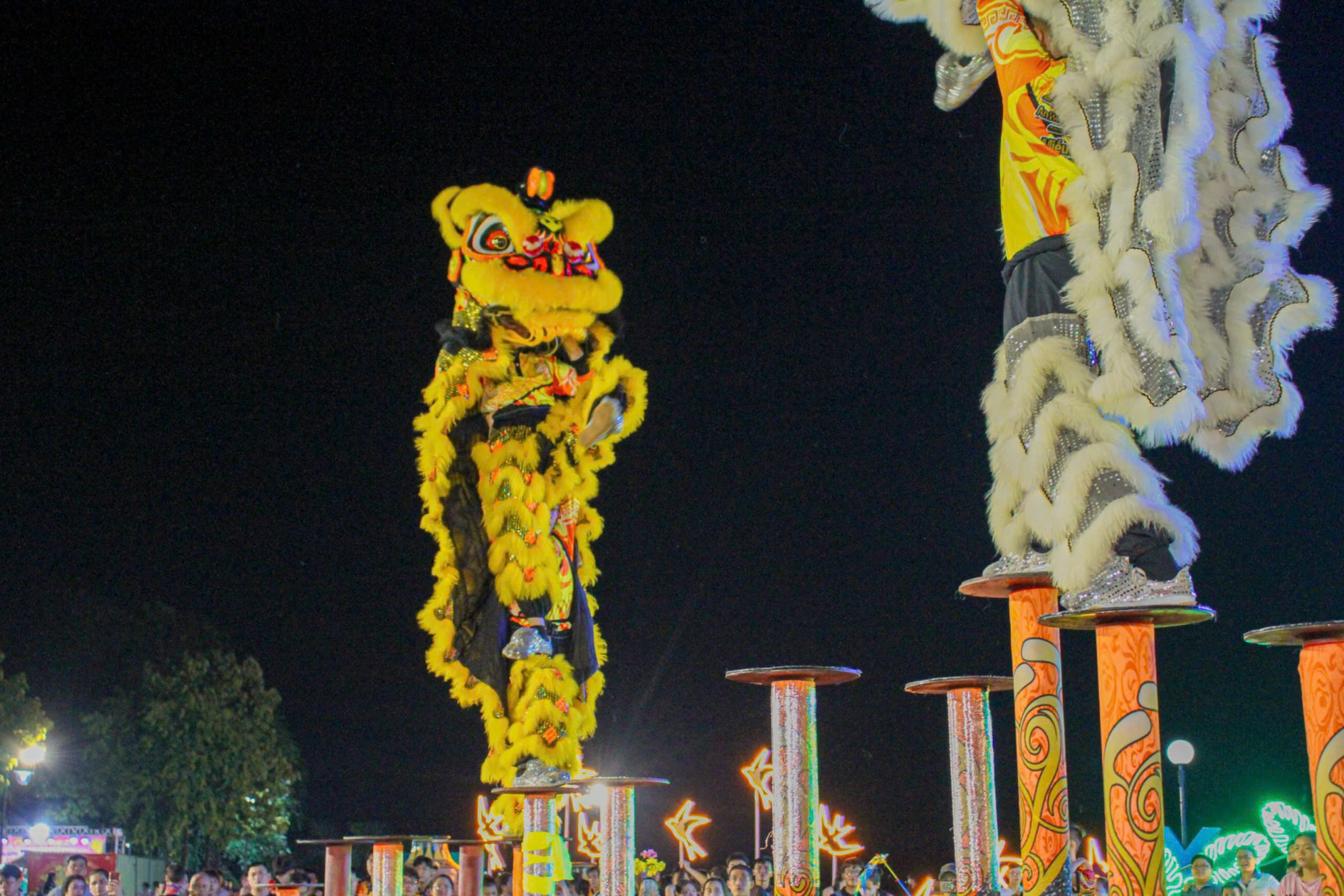 Thuê múa lân khai trương Bình Dương