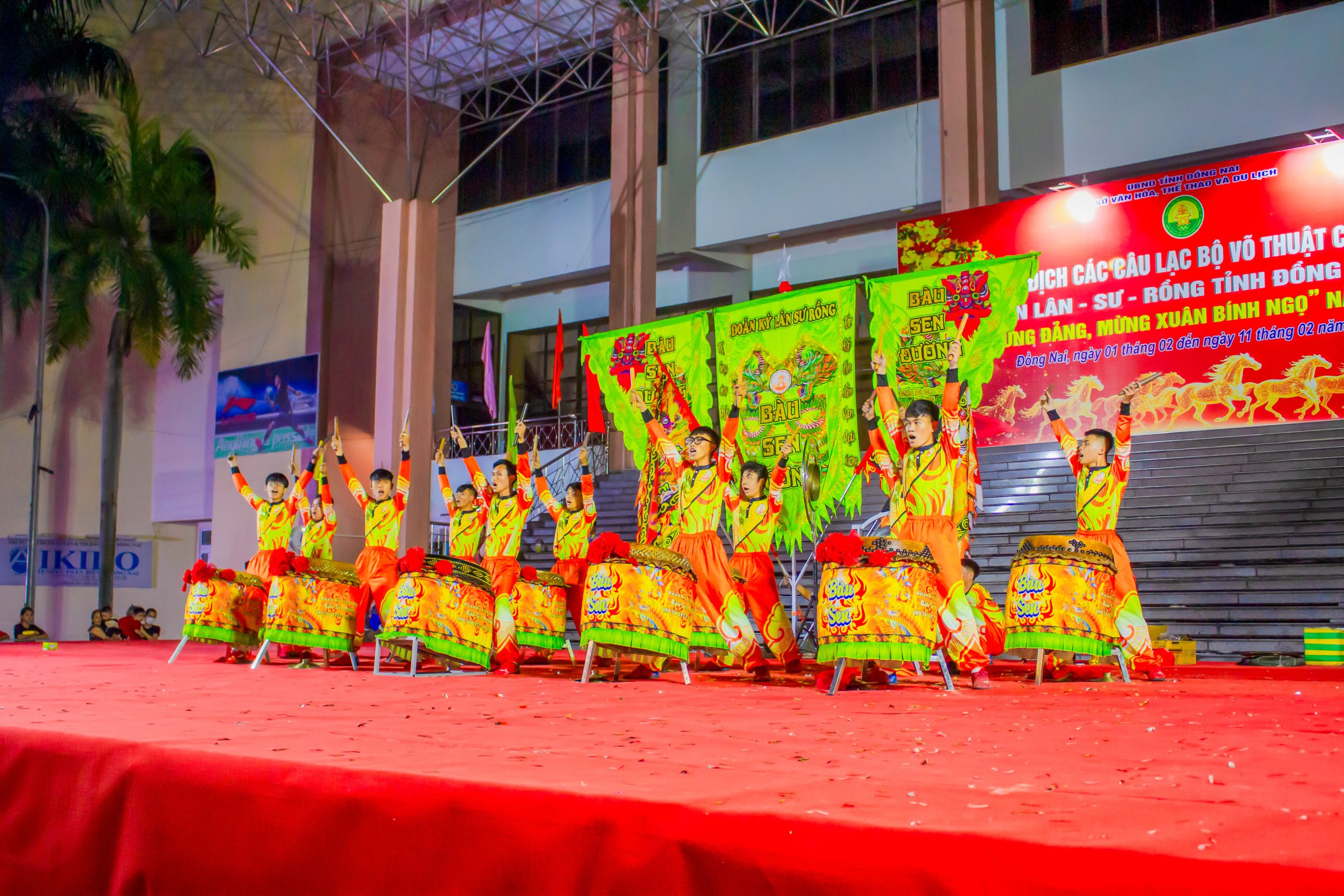 Cho thuê múa lân quận 1